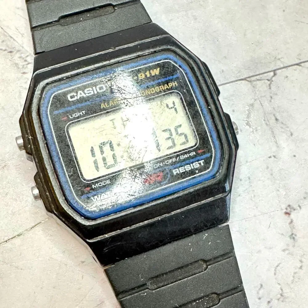 Vintage CasioF-91W Watch Model 593 Alarm Chronograph Light WORKS
